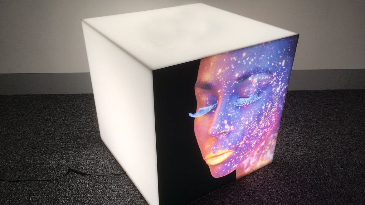 Frameless acrylic led Cube corner