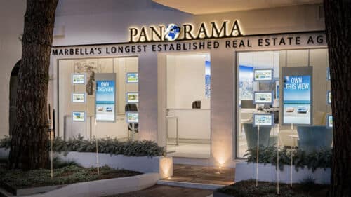 Estate Agent Window Digital Screens for Panorama