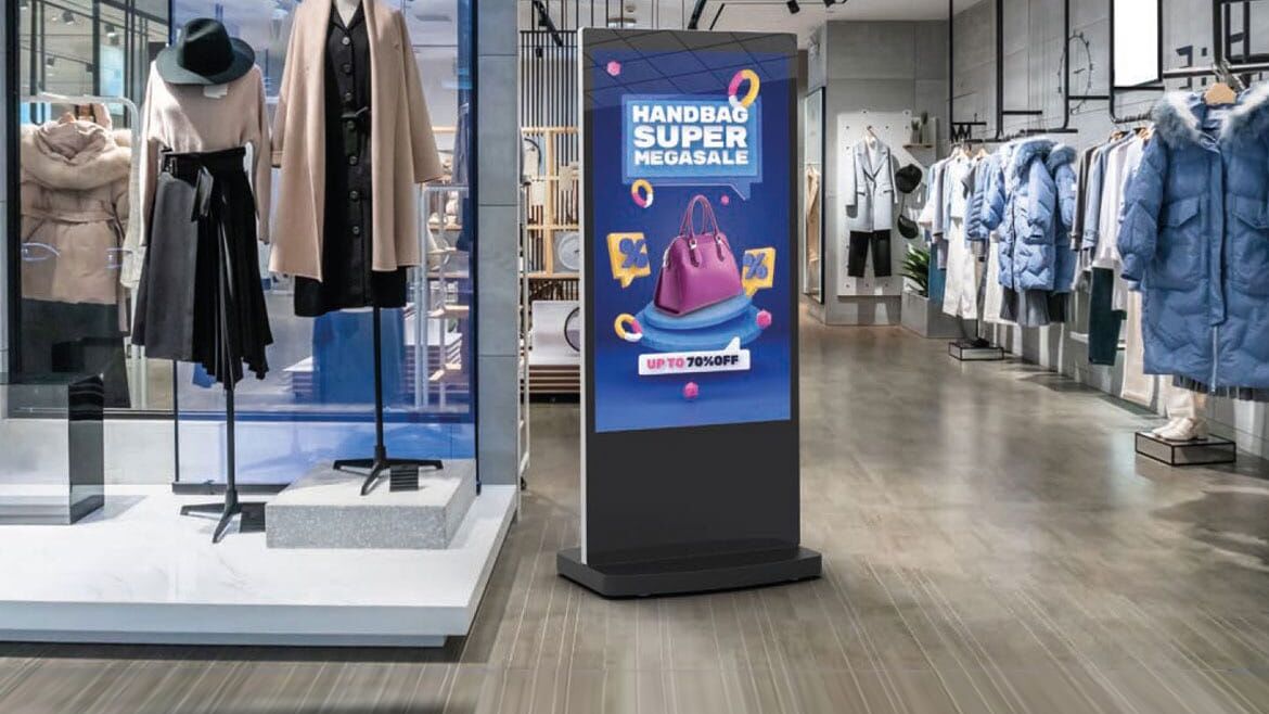 large display screens uk factory