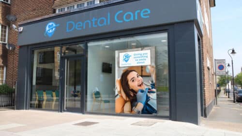 High Brightness Freestanding DV-LED Totem in a Dentist Window