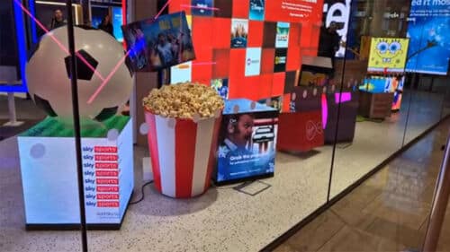 Digital LED Cubes in the O2 Store