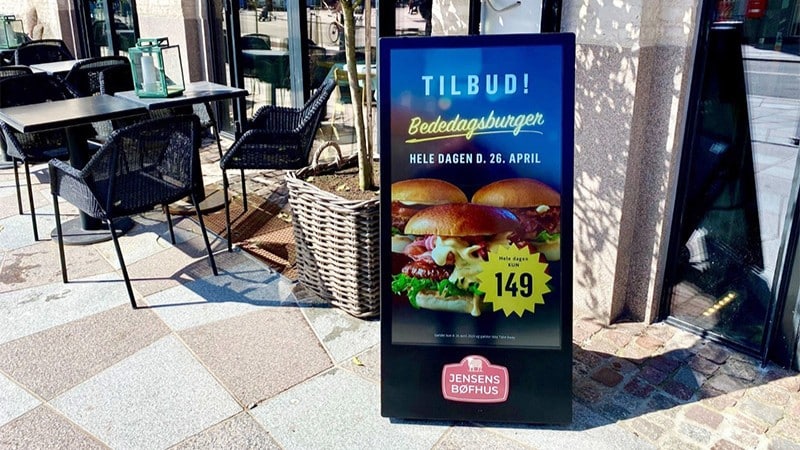 Venus portable outdoor digital sign