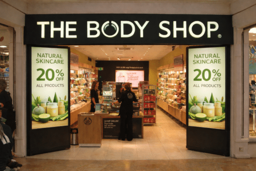 The Body Shop store entrance with iiyama 500 digital screens